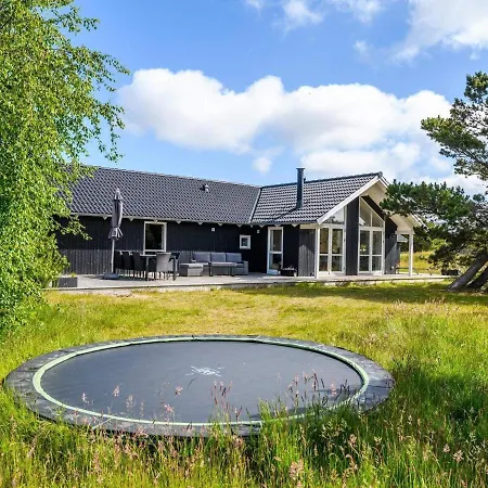 Xliii Holiday home *